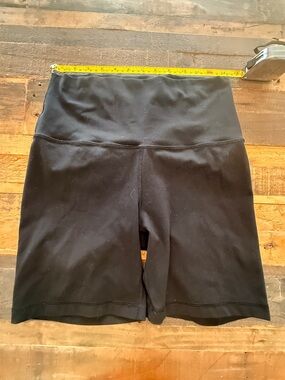 Yogalicious Black High-Rise Bike Shorts